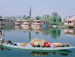 Wangnoo Houseboats | Cammu ve Keşmir - Srinagar (ve civarı) - Gulmarg - Nagīn Bāgh