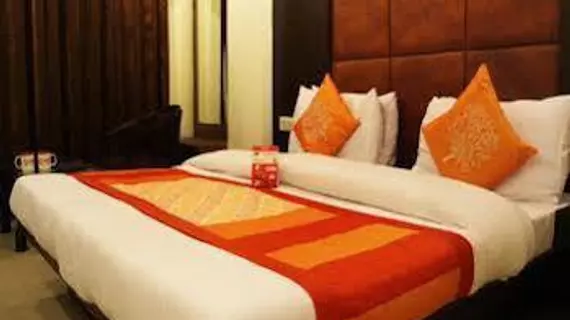 OYO Rooms Revolving Restaurant Mussoorie | Uttarkand - Dehra Dun Bölgesi - Dehradun - Mussoorie