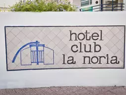 Club La Noria | Balearic Adaları - İbiza Adası - Sant Josep de sa Talaia - Playa d'en Bossa