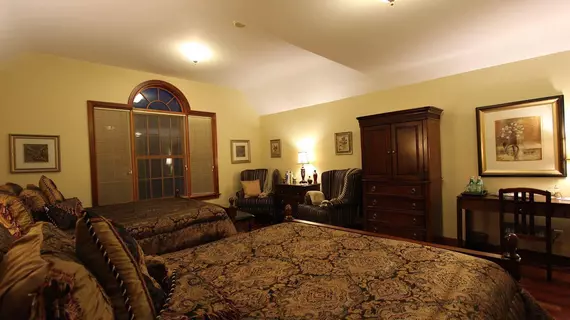 Stone Edge Estate Bed & Breakfast | Ontario - Halton Hills - Georgetown