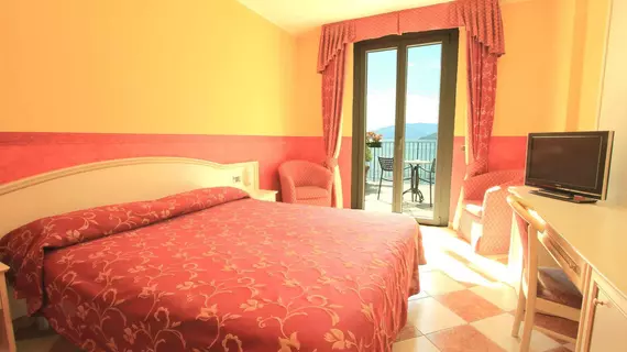 Hotel Regina | Lombardy - Como (il) - Gravedona