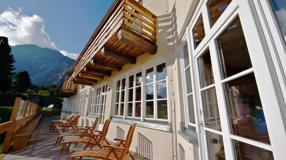 Maloja Palace | Maloja District - Graubuenden - Bregaglia - Maloja