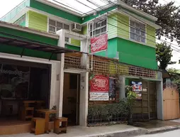 Crossroads Hostel Manila