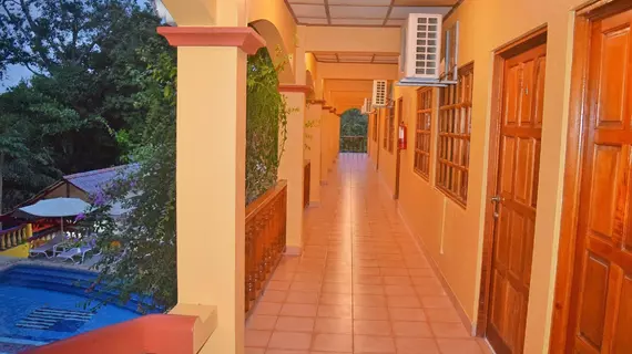 Hotel Las Tres Banderas | Puntarenas (ili) - Quepos (ve civarı) - Manuel Antonio