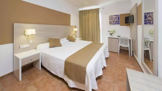 Hostal Adelino | Balearic Adaları - İbiza Adası - Sant Antoni de Portmany