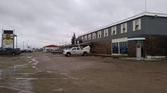 Bow Manor Motor Hotel | Saskatchewan - Oxbow