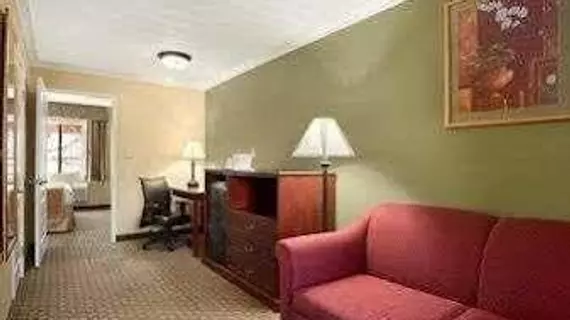 Howard Johnson Inn & Suites Reseda | Kaliforniya - Los Angeles County - Reseda