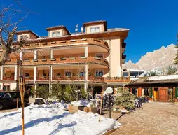 Boutique Hotel Villa Blu Cortina | Veneto - Belluno (vilayet) - Cortina d'Ampezzo