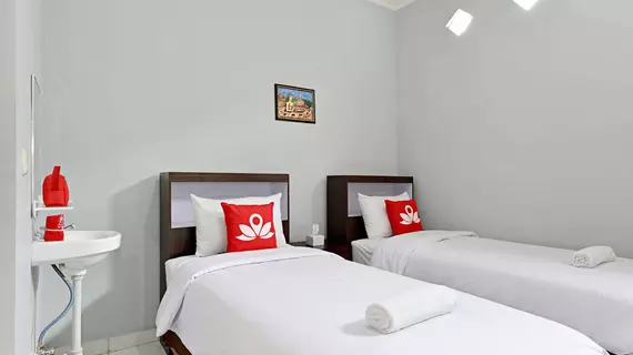 ZEN Rooms Godean | Yogyakarta Özel Bölgesi - Yogyakarta (ve civarı) - Sleman