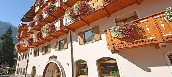 Hotel Cavalletto | Trentino-Alto Adige - Trento İli - Moena