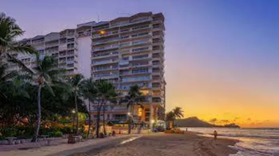 Castle Waikiki Shore Beachfront Condominiums | Hawaii - Honolulu - Waikiki