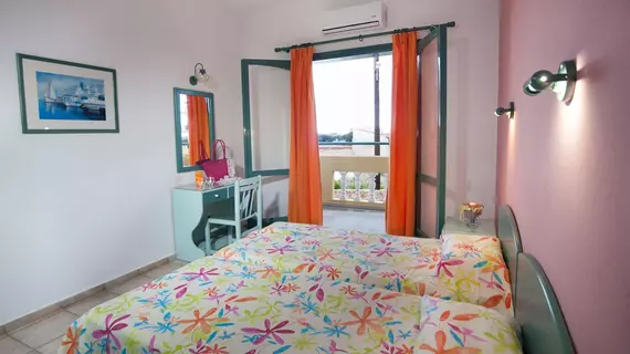 Theoni Apartments | Girit Adası - Kandiye (bölge) - Malia