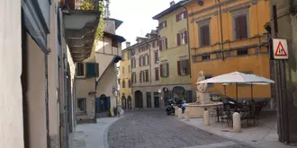 Casa Vacanza Fontana Del Delfino