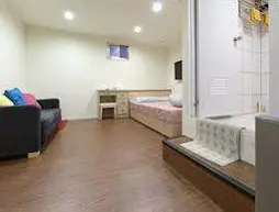 Have Fun Suite & Budget Hostel | Taypey (ve civarı) - Taypey - Wanhua