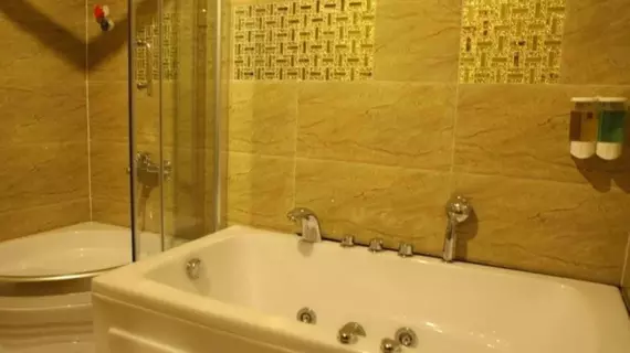 Phung Hoang Gold Palace Hotel | Binh Duong (vilayet) - Ho Şi Min Şehri (ve civarı) - Ho Chi Minh City - Quận 1 - Ho Chi Minh Şehri Merkezi