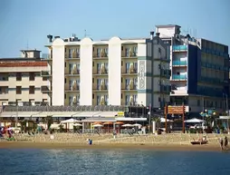 Hotel Strand | Rimini (vilayet) - Bellaria-Igea Marina - Bordonchio - Igea