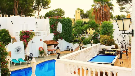 Hostal Villa Columbus | Balearic Adaları - Mayorka Adası - Calvia - Peguera