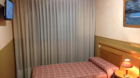 Hostal Juan XXIII | Madrid Özerk Topluluğu - Madrid (ve civarı) - San Sebastian de los Reyes