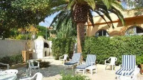 Hotel La Bastide | Provence - Alpes - Cote d'Azur - Var - Toulon - Hyeres (ve civarı) - Le Lavandou