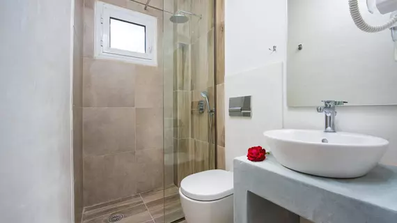 Dominoes Hotel Apartments | İyon Adaları - Korfu - Dassia