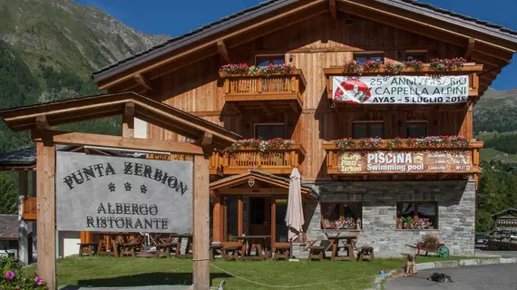 Albergo Punta Zerbion | Valle d'Aosta - Ayas - Antagnod