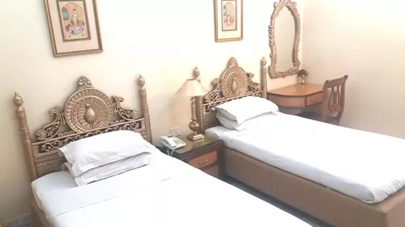 Bajaj Indian Home Stay | Batı Delhi - Ulusal Eyalet Başkenti Delhi - Delhi (ve civarı) - Yeni Delhi - Karol Bagh