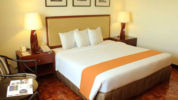 Taal Vista Hotel | Cavite - Tagaytay