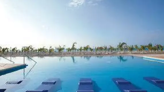 Hotel Riu Playa Blanca | Cocle - Rio Hato - El Farallon del Chiru