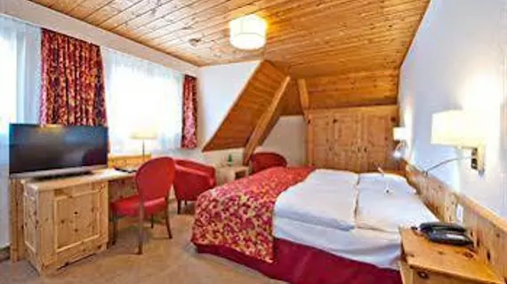 Hotel Engiadina | Maloja District - Graubuenden - Zuoz