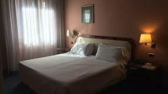 Hotel Bristol | Lombardy - Milano (ve civarı) - Milano - Merkez İstasyonu