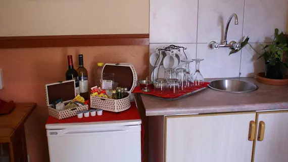 Emerald Guesthouse | Gauteng - City of Tshwane - Johannesburg (ve civarı) - Kempton Park