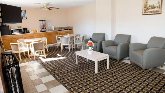 Grand View Plaza Inn & Suites | Kansas - Grandview Plaza