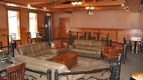 Twin Pine Inn & Suites | Alberta - Hinton