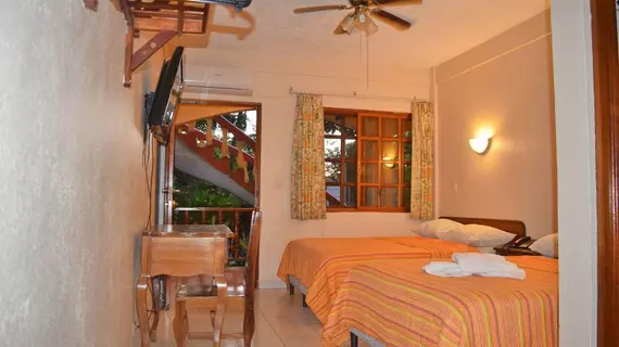 Hotel Las Tres Banderas | Puntarenas (ili) - Quepos (ve civarı) - Manuel Antonio