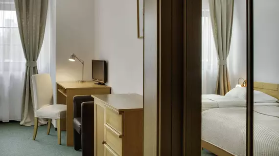 Hotel Oya | Prag - Městská čast Praha 4 (en büyük Prag ilçesi) - Podoli