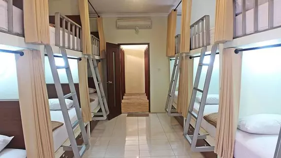 Mirah Hostel | Bali - Kuta - Legian Kent Merkezi