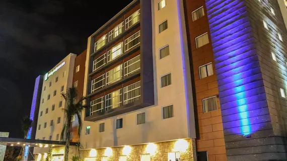 Holiday Inn Express & Suites Celaya | Guanajuato - Celaya