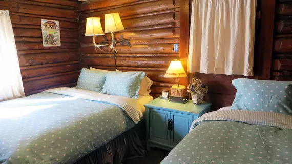 Log Cabin Motel | Wyoming - Pinedale