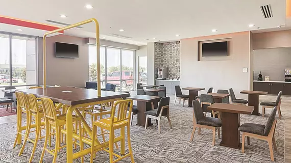 La Quinta Inn and Suites Plano Legacy | Teksas - Dallas (ve civarı) - Plano