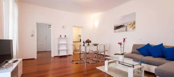 Operngasse Premium in Your Vienna | Vienna (eyalet) - Viyana - Innere Stadt