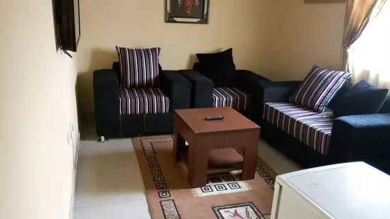 De Lawrence Court & Suites | Lagos (ve civarı) - Lagos - Onigbongbo - Ikeja