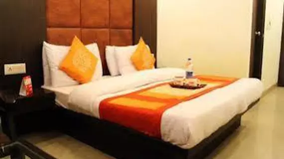 OYO Rooms Revolving Restaurant Mussoorie | Uttarkand - Dehra Dun Bölgesi - Dehradun - Mussoorie