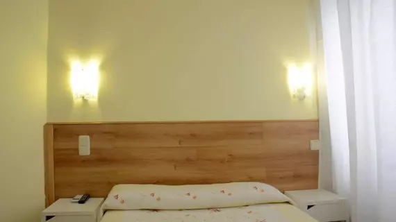 Hostal Nersan II | Madrid Özerk Topluluğu - Madrid (ve civarı) - Chamberi