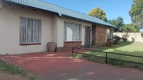 All Are Welcome Guest House | Gauteng - City of Tshwane - Johannesburg (ve civarı) - Benoni