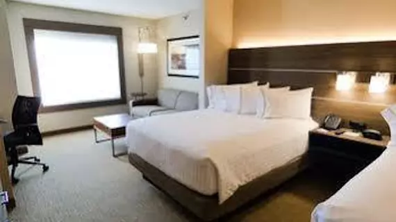 Holiday Inn Express & Suites Plymouth - Ann Arbor Area | Michigan - Detroit (ve civarı) - Plymouth