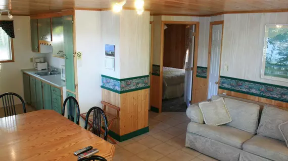 Camping Juneau-Chalets | Quebec - Quebec (ve civarı) - Saint-Augustin-de-Desmaures