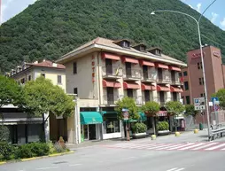 Hotel Meublé Moderno | Lombardy - Varese (il) - Laveno Mombello