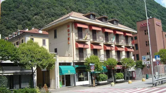 Hotel Meublé Moderno | Lombardy - Varese (il) - Laveno Mombello