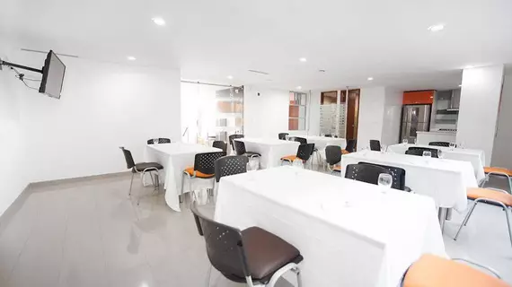 Hotel Castellana Calle 100 | Cundinamarca - Bogota (ve civarı) - Bogota - Barrios Unidos