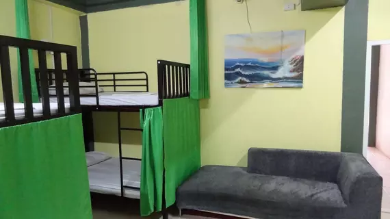 Hugs Guesthouse and Hostel | Krabi İli - Ko Lanta